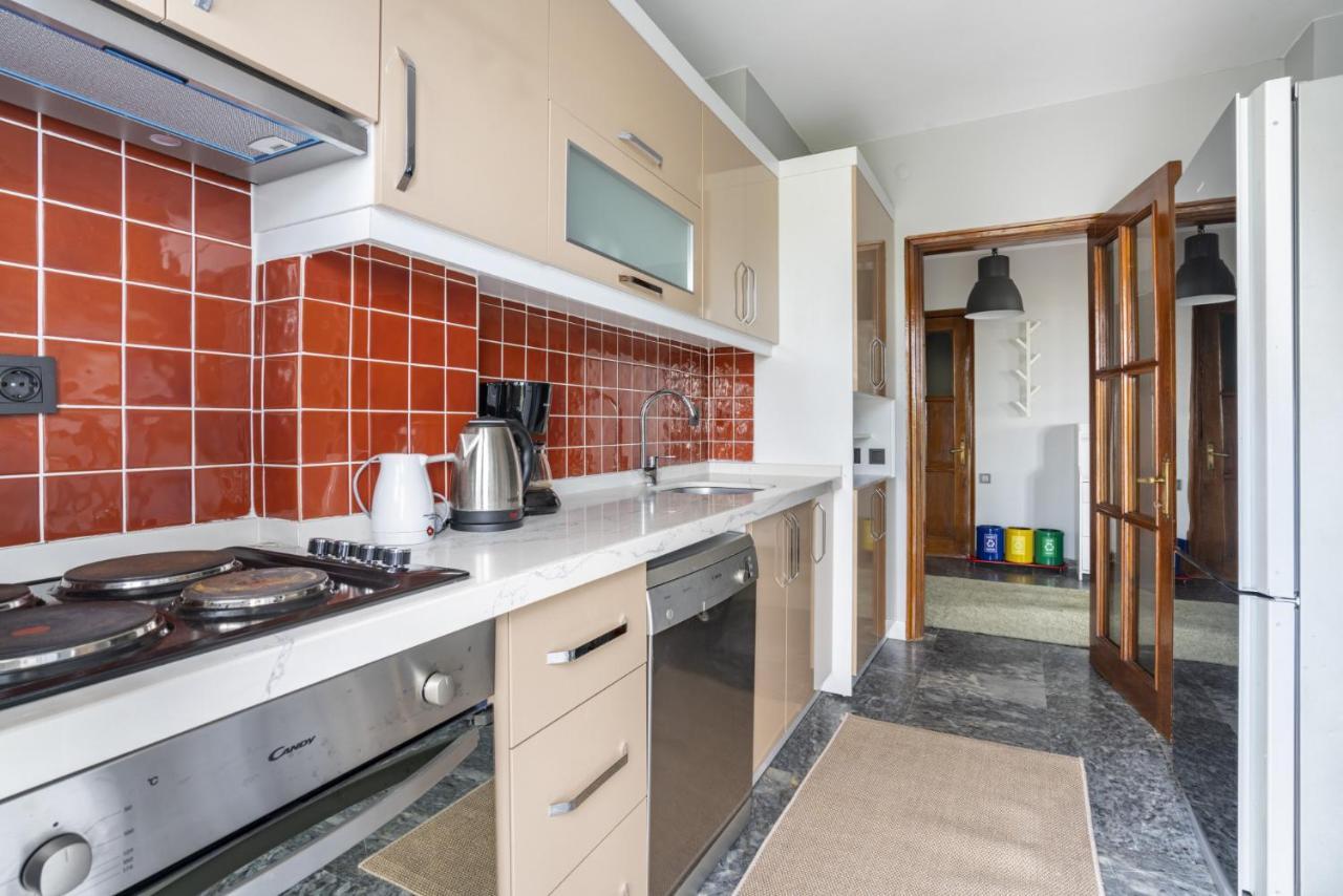 Spacious Flat Near Caddebostan Coast Lägenhet Istanbul Exteriör bild