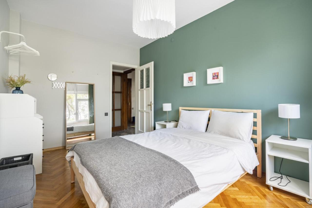 Spacious Flat Near Caddebostan Coast Lägenhet Istanbul Exteriör bild