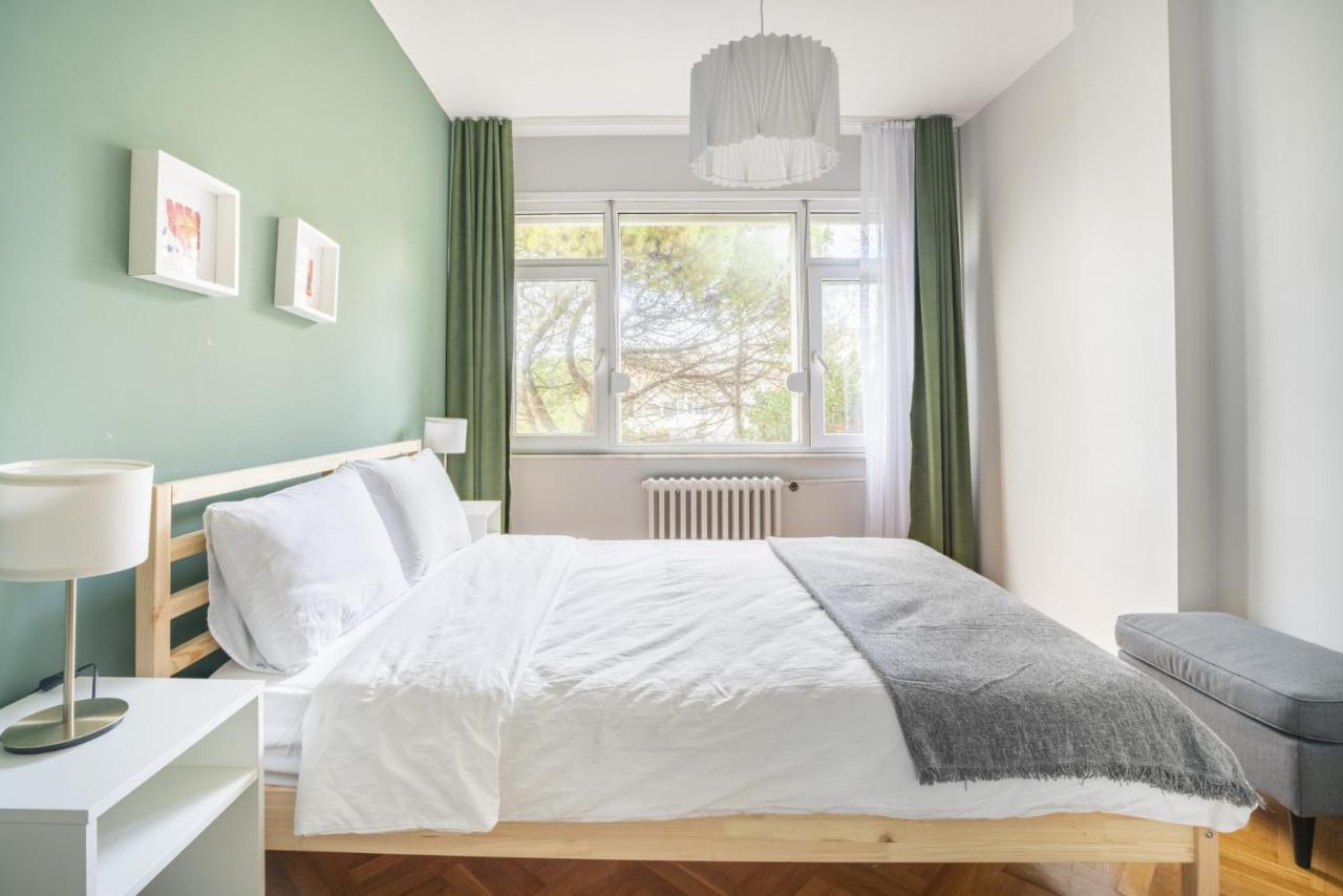 Spacious Flat Near Caddebostan Coast Lägenhet Istanbul Exteriör bild
